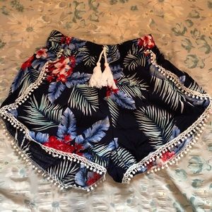 Hawaiian floral shorts with tassel